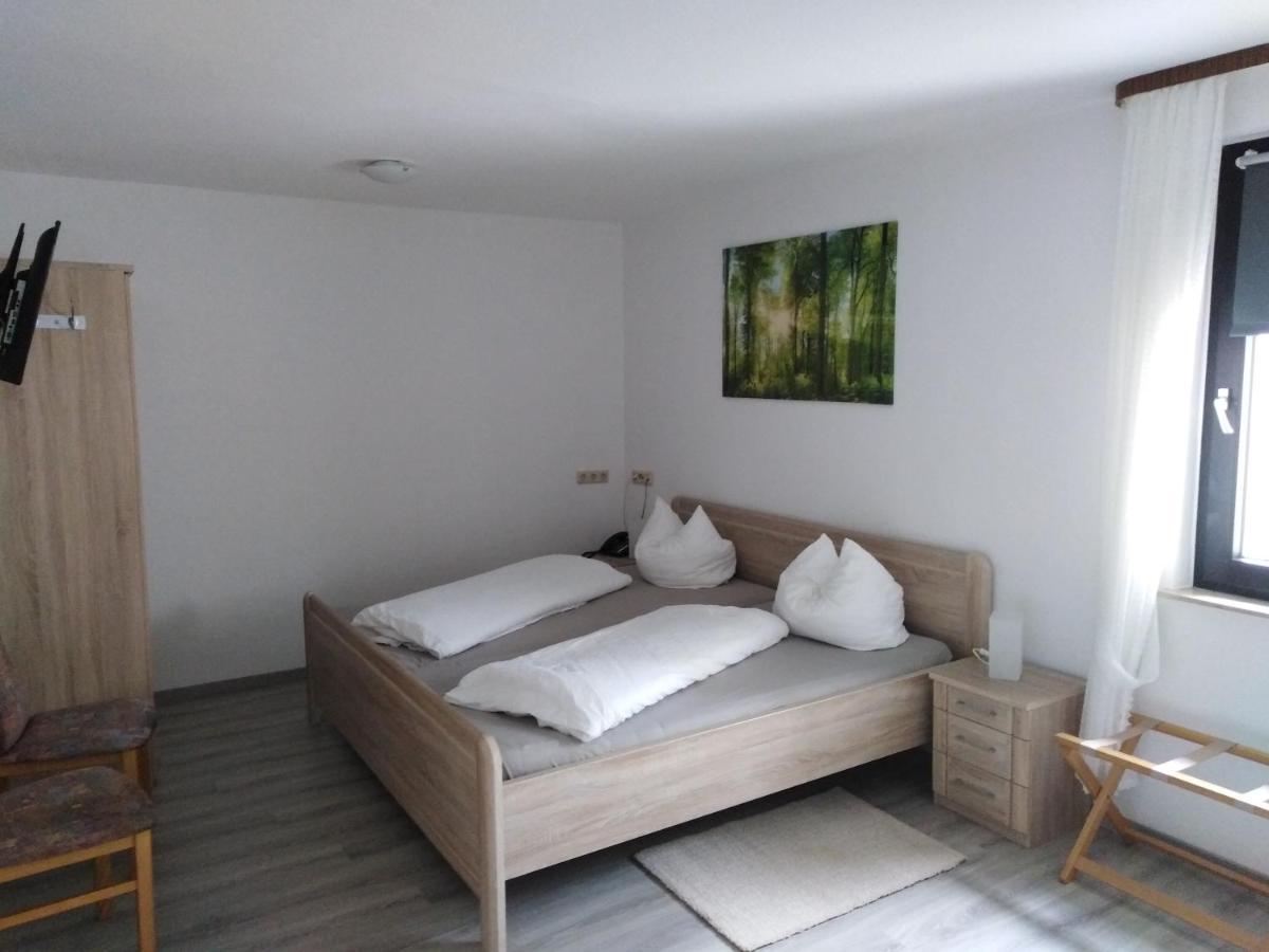 Zimmer Ohne Fruehstueck In Der Forellenzucht Burgen  Extérieur photo