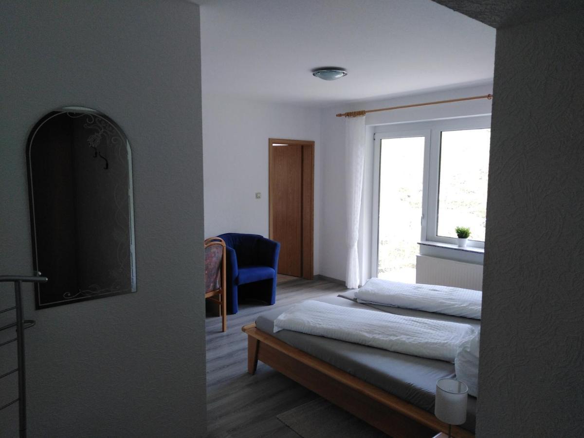 Zimmer Ohne Fruehstueck In Der Forellenzucht Burgen  Extérieur photo