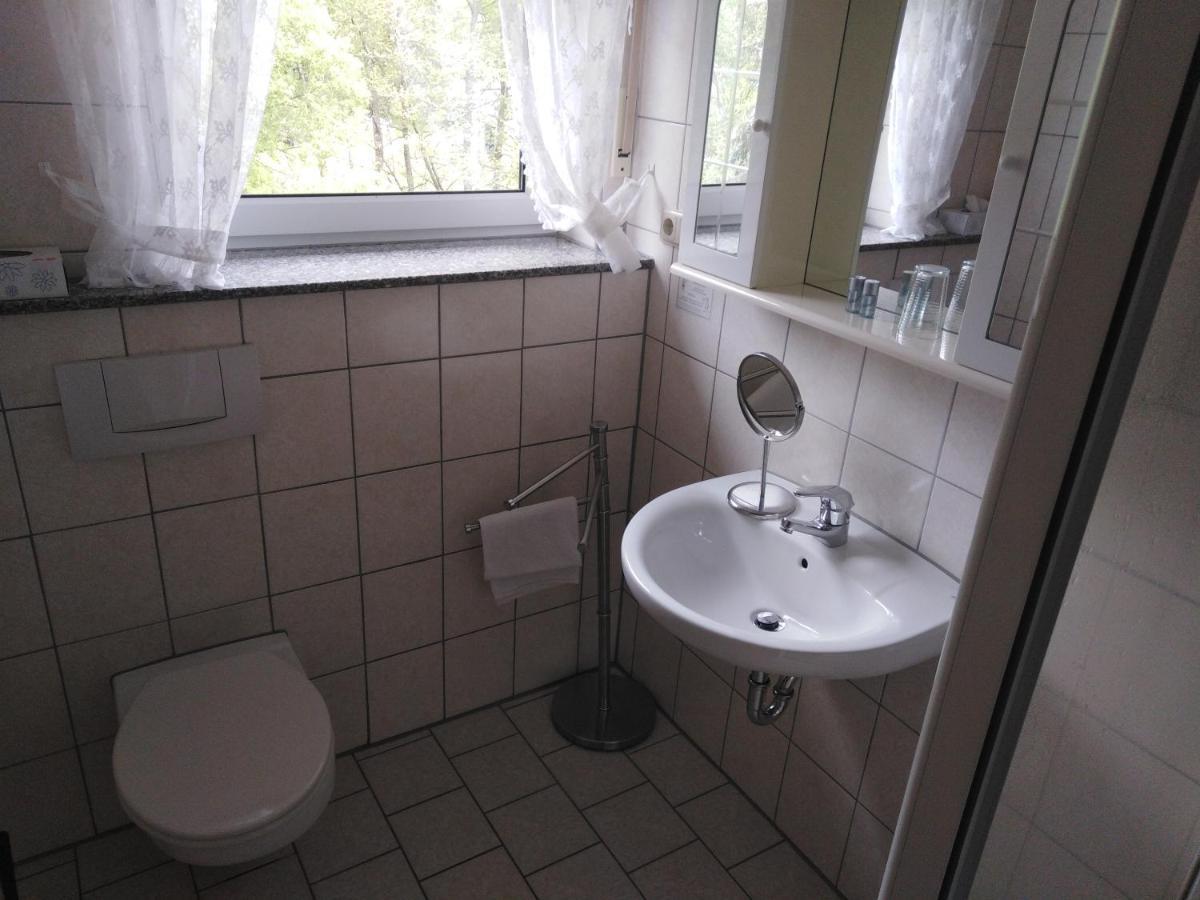 Zimmer Ohne Fruehstueck In Der Forellenzucht Burgen  Extérieur photo